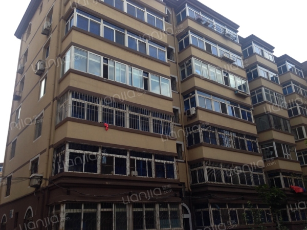 恒达花园 精装两室南北通厅户型 配套齐全