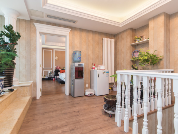 珠江帝景豪装风水房 东南金角送50平超大露台