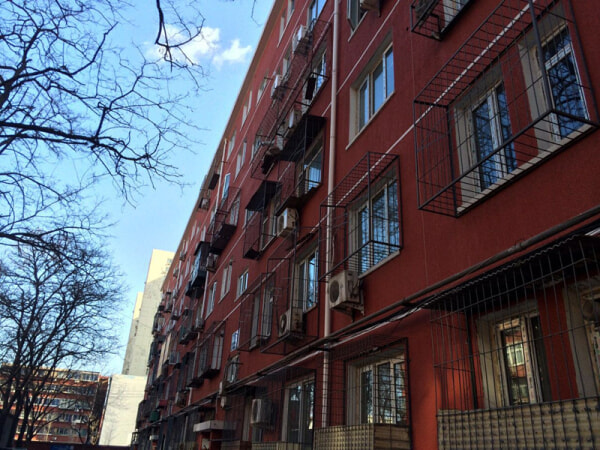 9659 元 户型: 2室1厅 朝向: 南 楼层: 高楼层(共5层) 小区: 垂杨柳