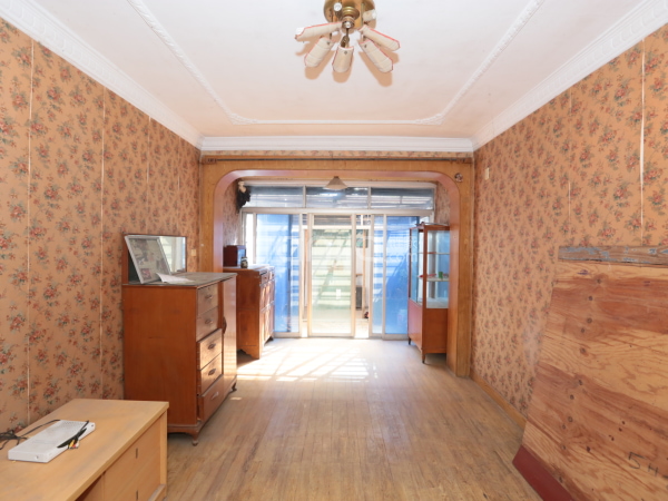 5 万 月供: 6689 元 户型: 2室1厅 朝向: 南北 楼层: 低楼层(共6层)